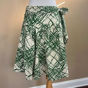 ZARA GREEN AND WHITE SKIRT size small